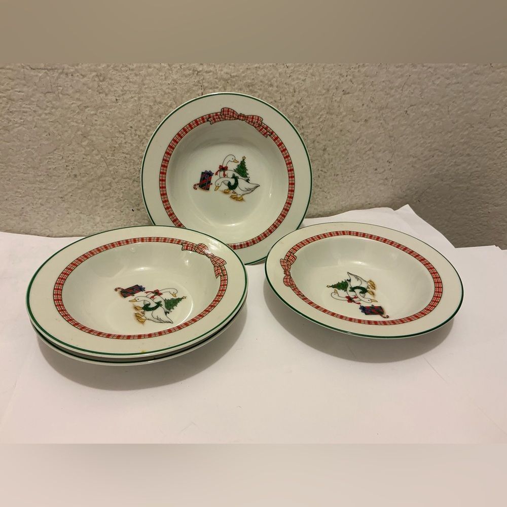Vintage Anchor Hocking Holiday Memories Cereal Bowls Set Of 4